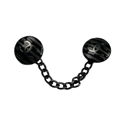 Prendedor  CHANEL  Plateado Talle Unico