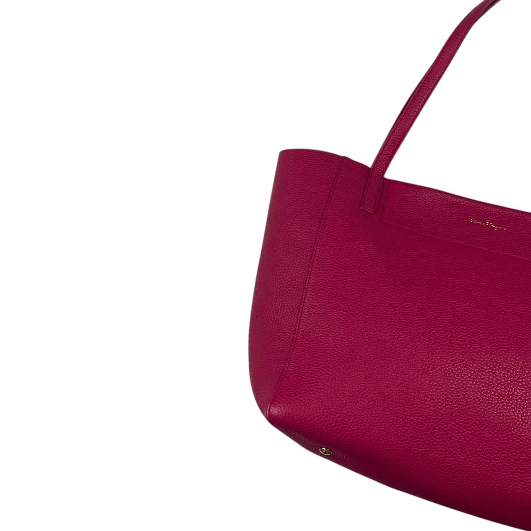 Cartera  FERRAGAMO  Fucsia Medida 30cm X 27cm