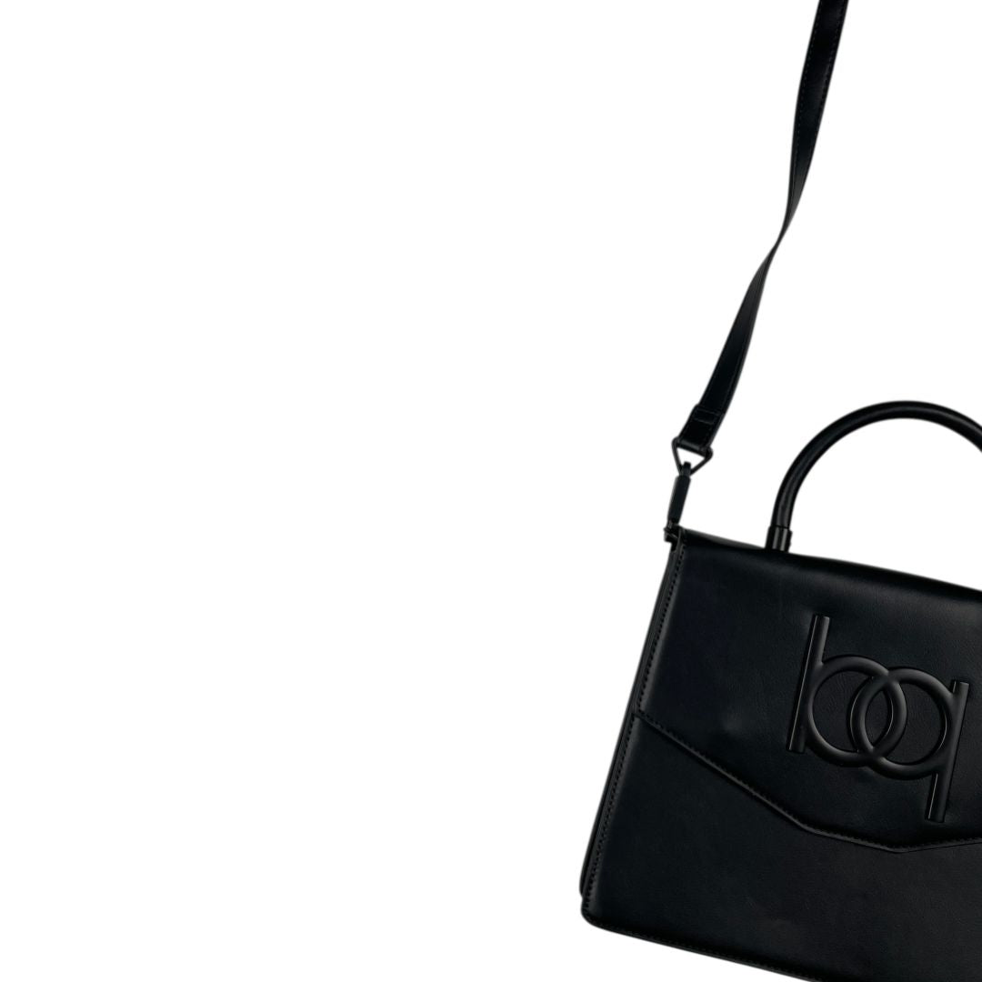 Cartera  BLAQUE  Negro Medida 28cm X 23cm