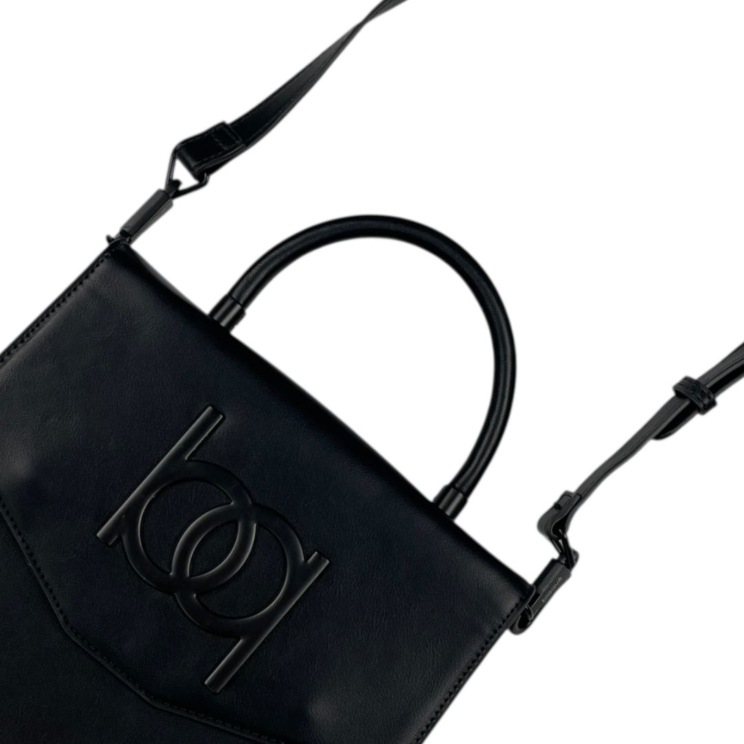 Cartera  BLAQUE  Negro Medida 28cm X 23cm