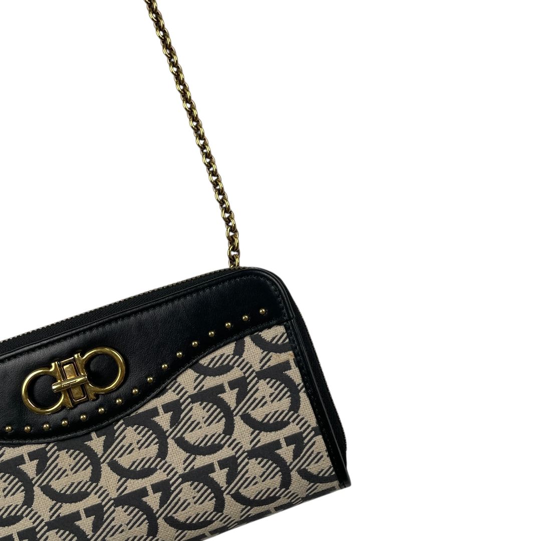 Cartera  FERRAGAMO  Varios Monograma Medida 19cm X 10cm