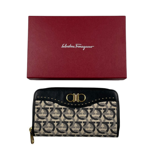 Cartera  FERRAGAMO  Varios Monograma Medida 19cm X 10cm