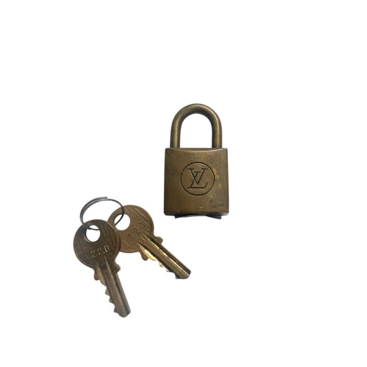 Candado  LOUIS VUITTON  Dorado Talle Unico