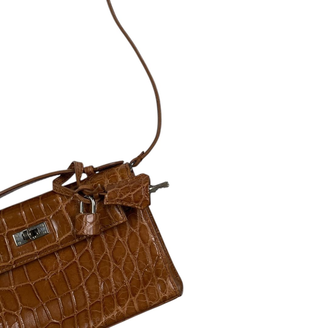 Cartera  TIZIANA FAUSTI  Marron Medida 21cm X 12cm