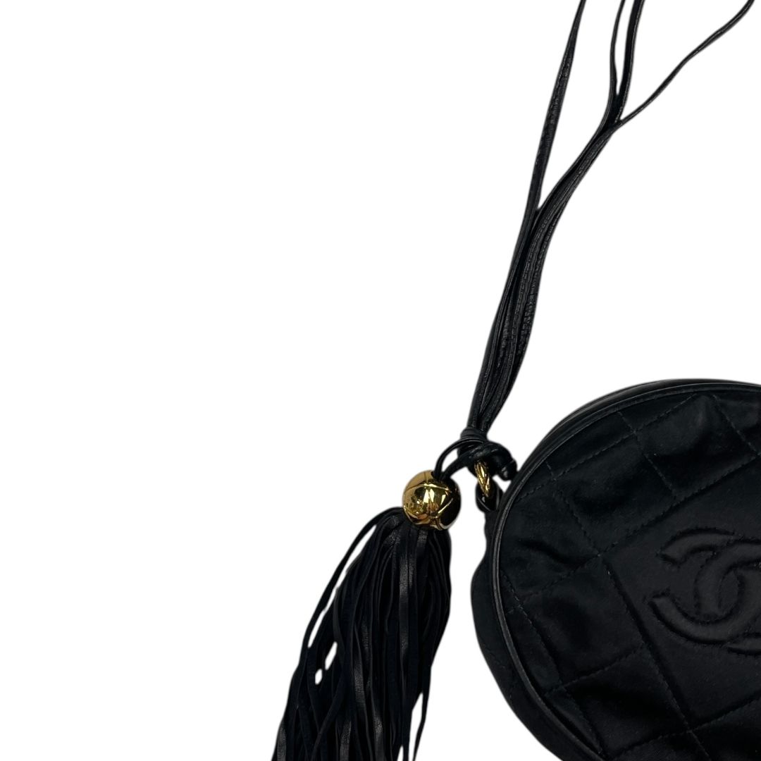Cartera  CHANEL  Negro Medida 13cm X 13cm