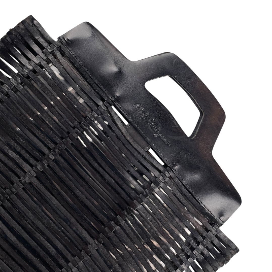 Cartera  FERRAGAMO  Negro Medida 35cm X 22cm