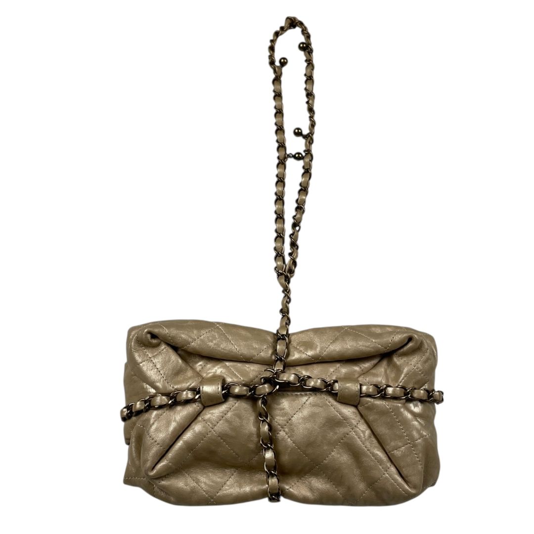 Cartera  CHANEL  Beige Medida 27cm X 19cm