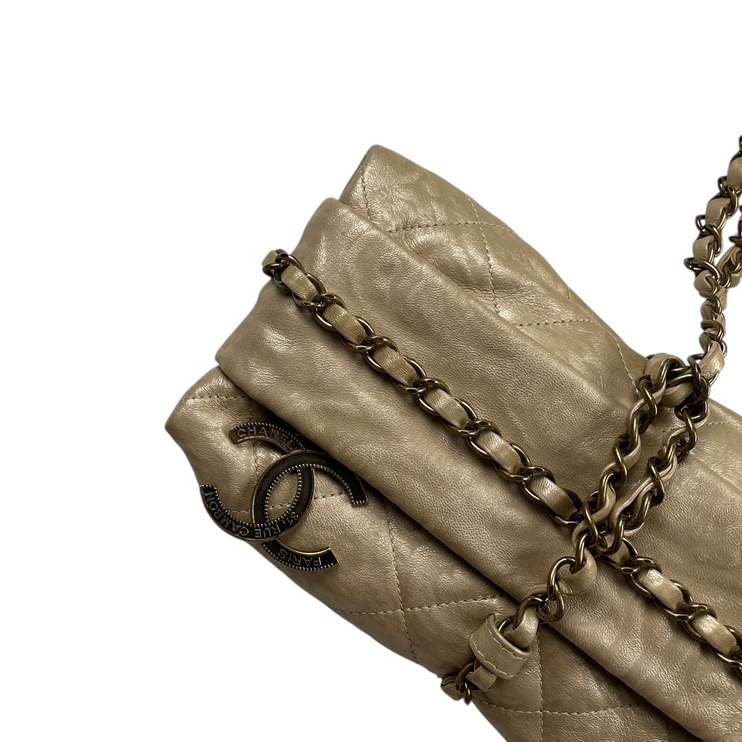 Cartera  CHANEL  Beige Medida 27cm X 19cm