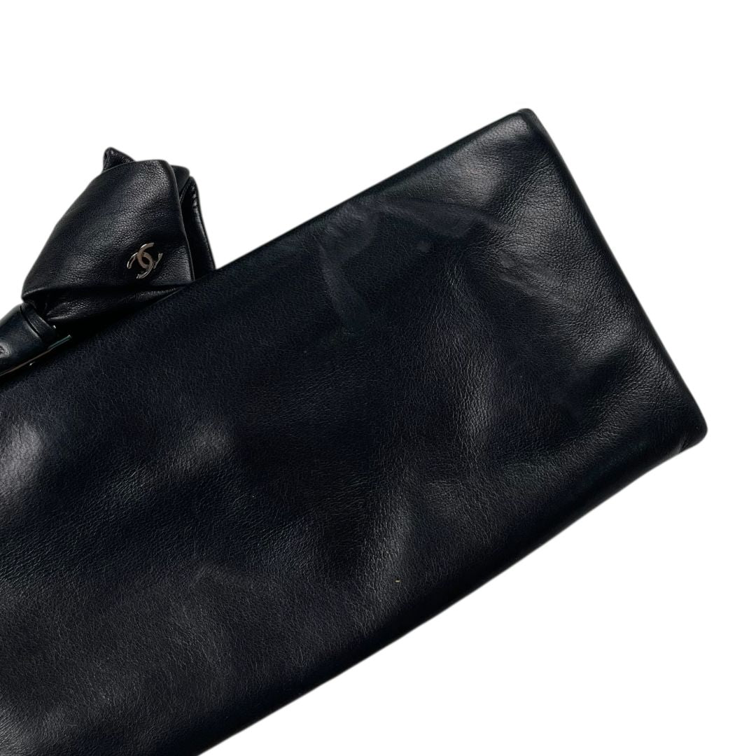 Sobre  CHANEL  Negro Medida 30cm X 11cm