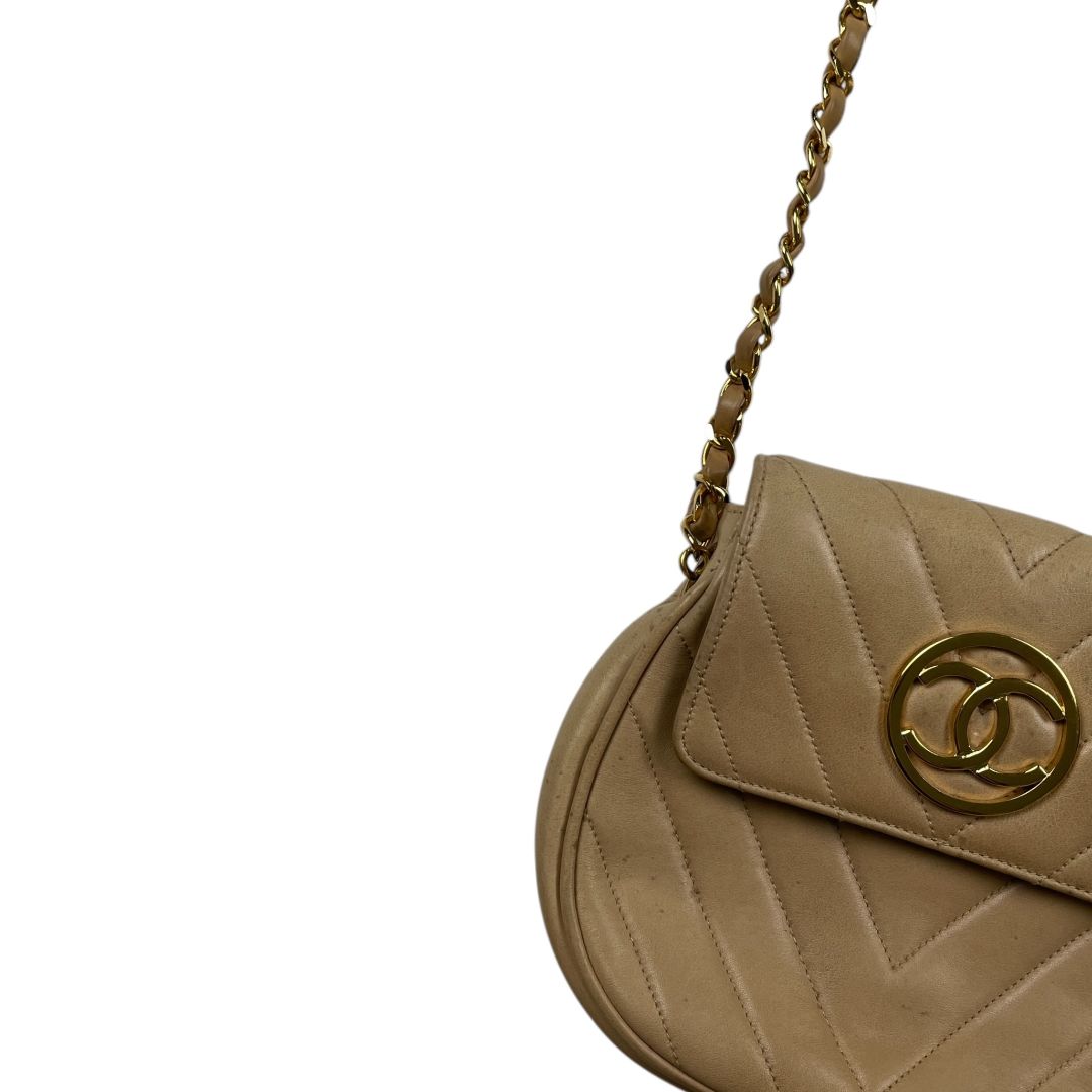 Cartera  CHANEL  Beige Medida 18cm x 18cm