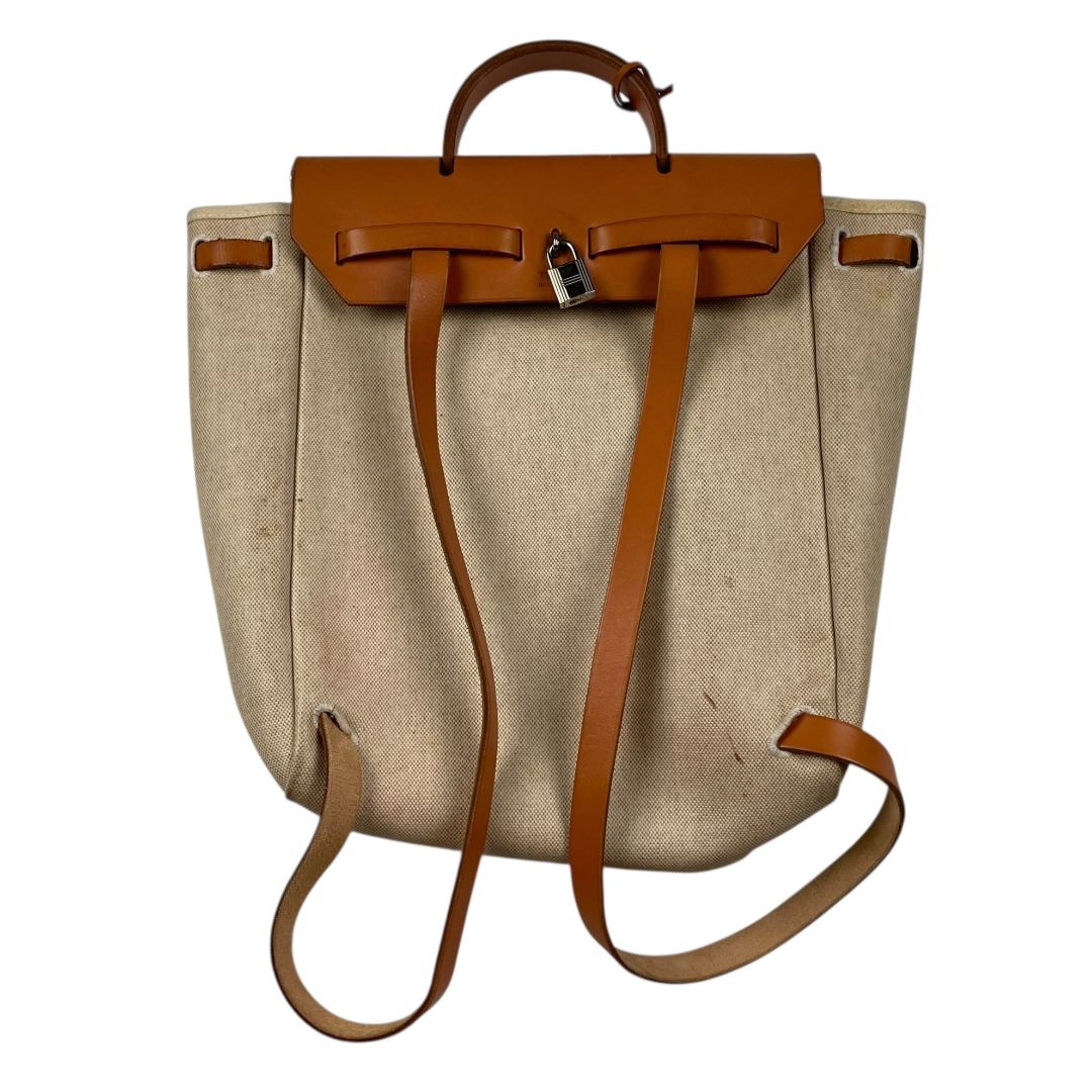 Mochila  HERMES  Beige Medida 35cm X 30cm