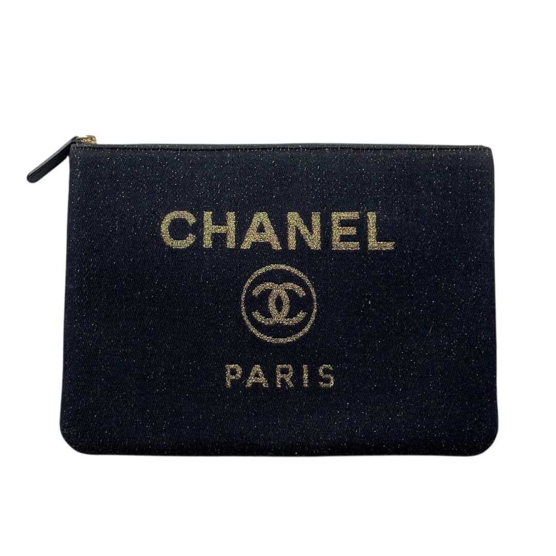 Sobre  CHANEL  Varios Negro y Dorado Medida 28cm X 20cm