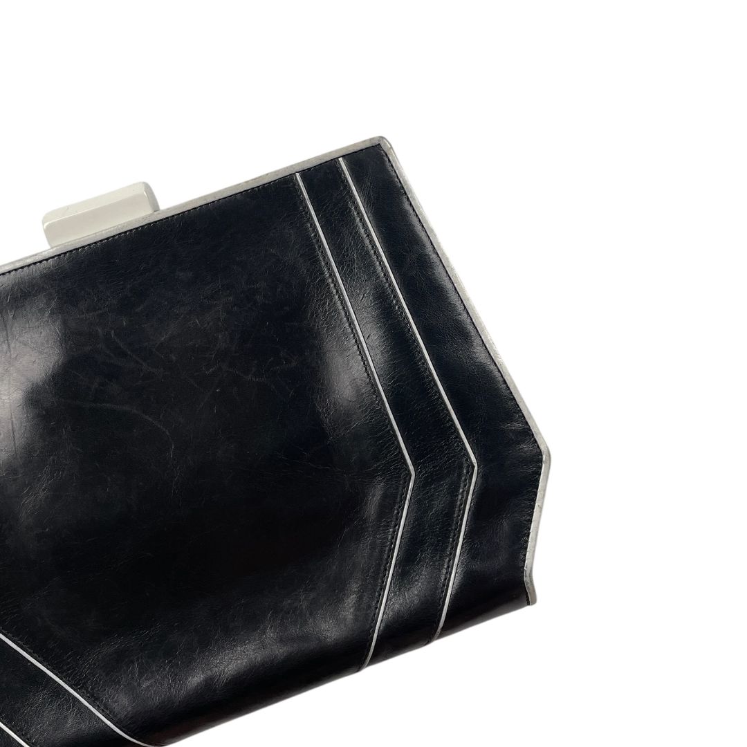 Sobre  VALENTINO  Negro Medida 23cm X 17cm