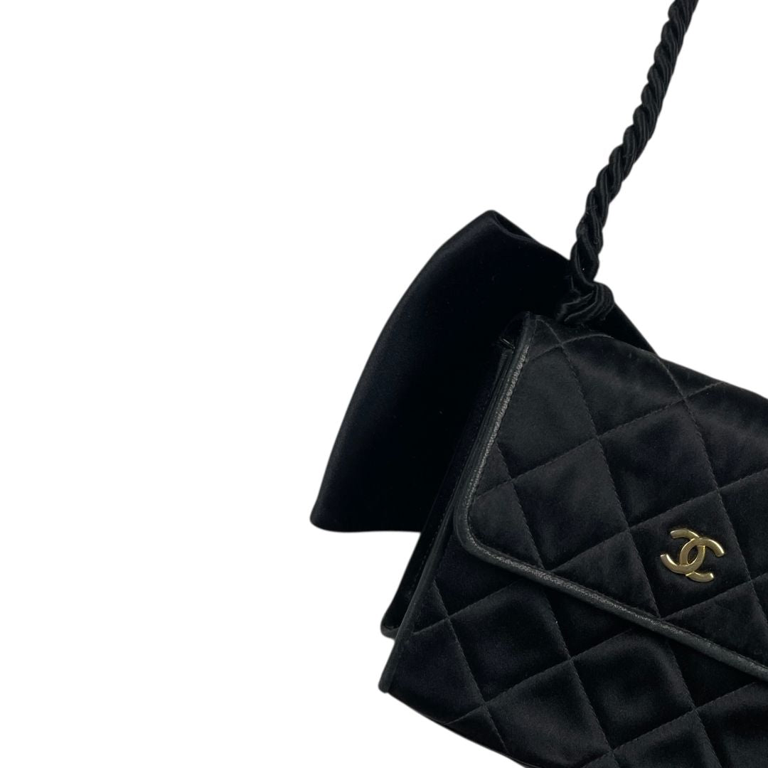 Cartera  CHANEL  Negro Medida 13cm X 13cm