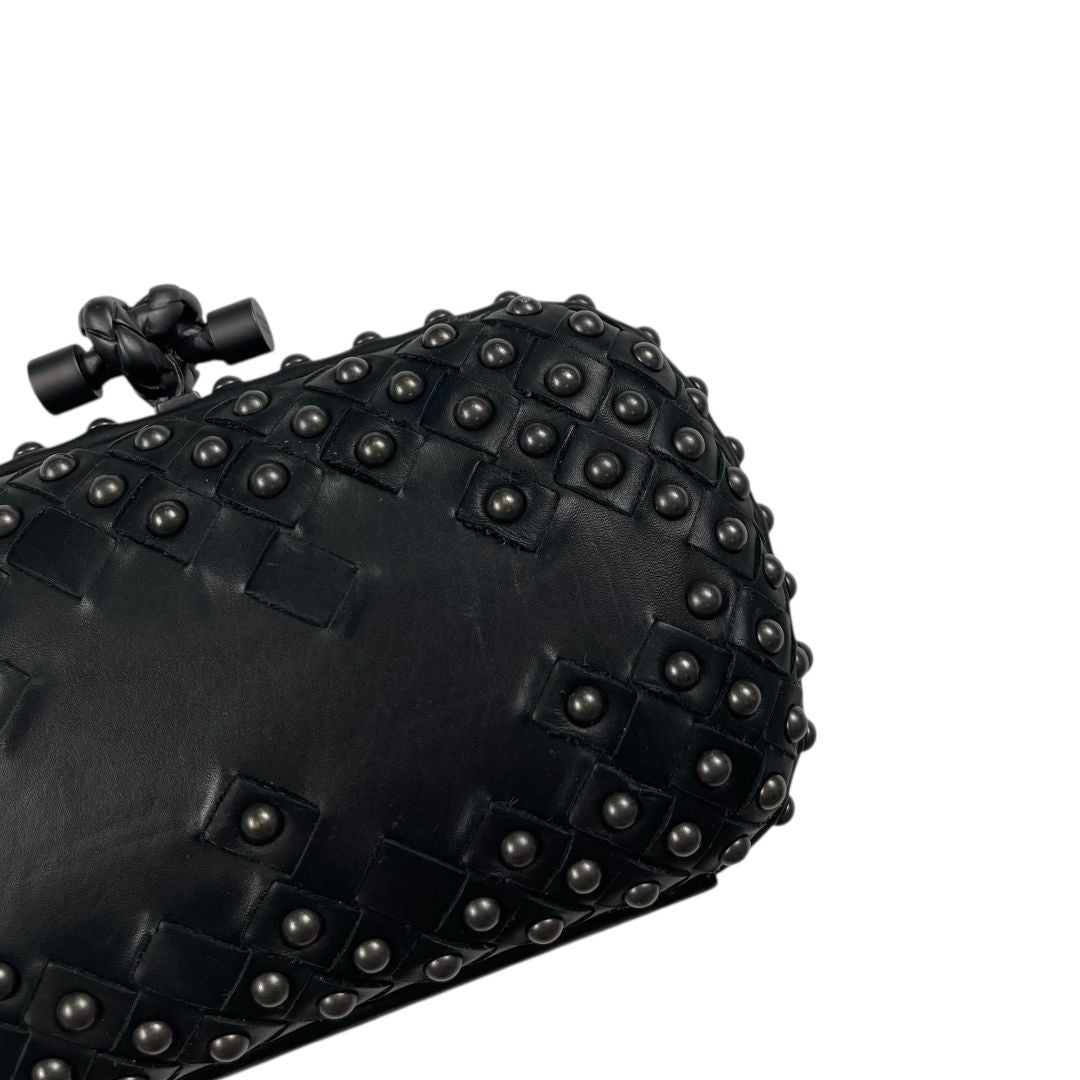 Sobre  BOTTEGA VENETA  Negro Medida 15cm X 10cm