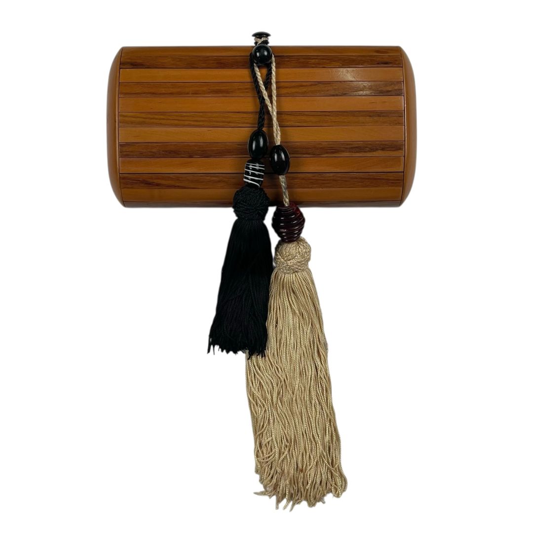 Sobre  EMANUELE PANTANELLA  Marron Medida 20cm X 11cm