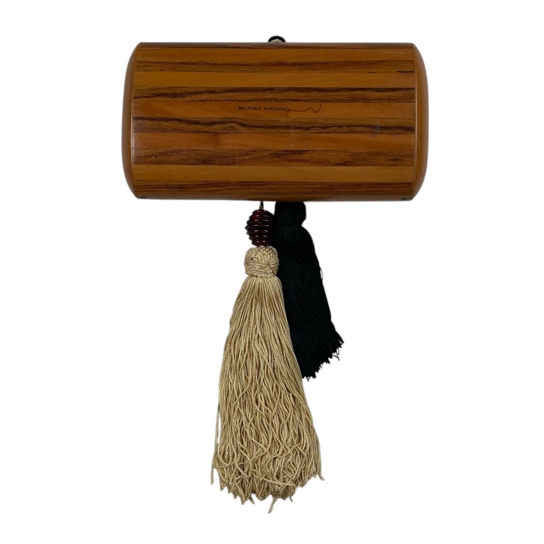 Sobre  EMANUELE PANTANELLA  Marron Medida 20cm X 11cm