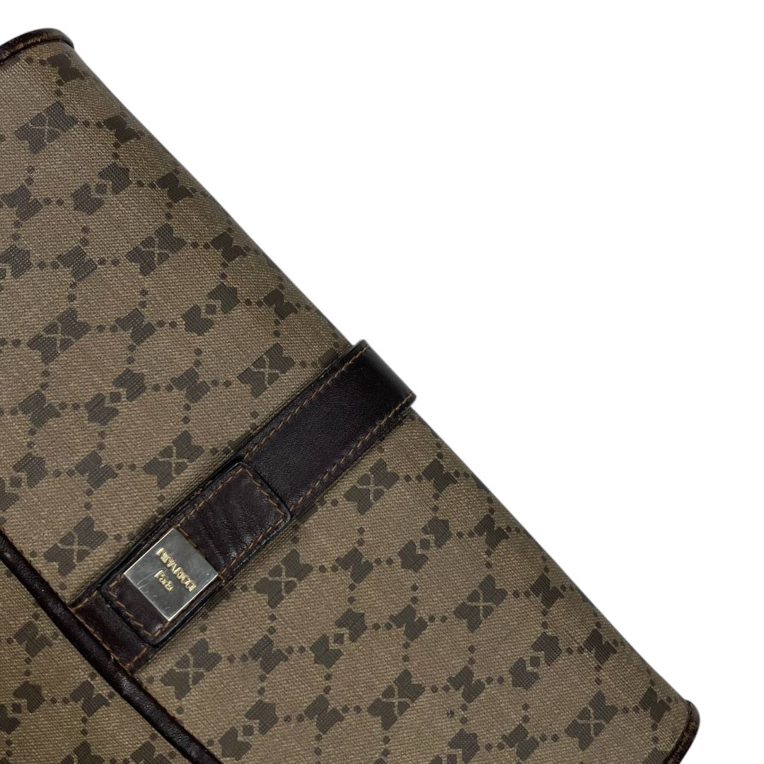 Sobre  NINA RICCI IND.ARG.  Marron Medida 27.5cm X 17cm