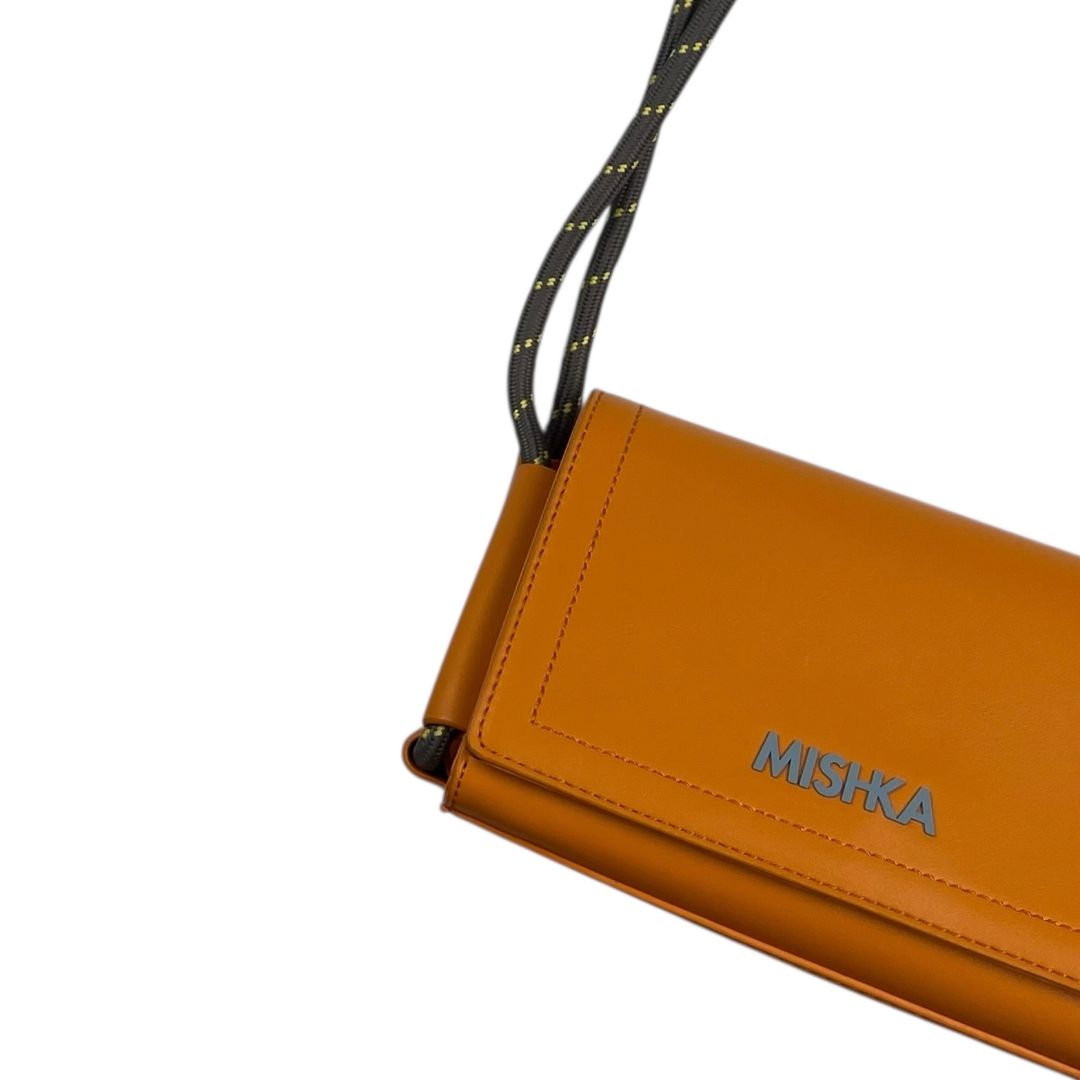 Cartera  MISHKA  Naranja Medida 20cm X 16cm