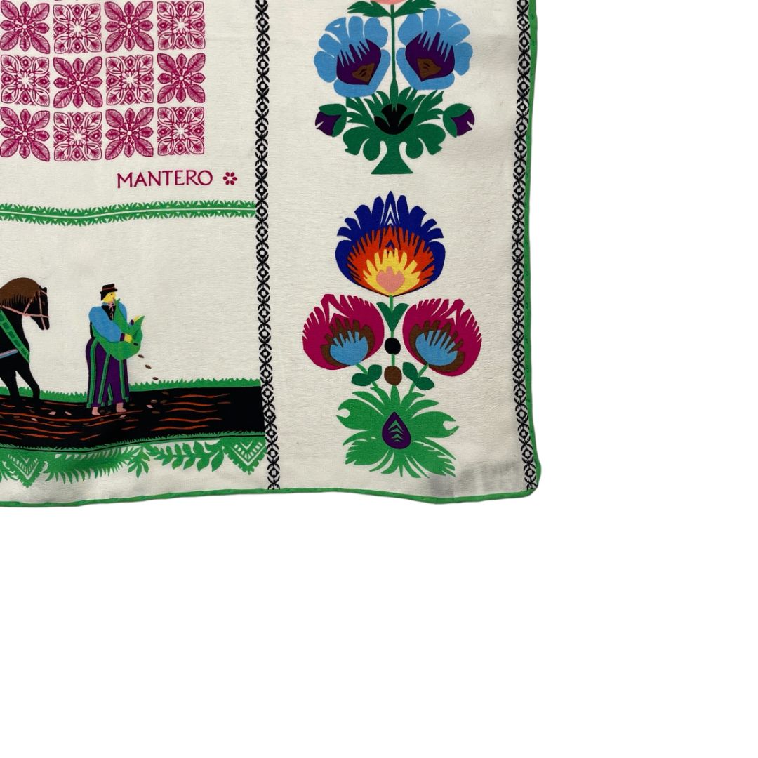 Pañuelo  MANTERO  Varios  Estampado Medida 87cm X 85cm