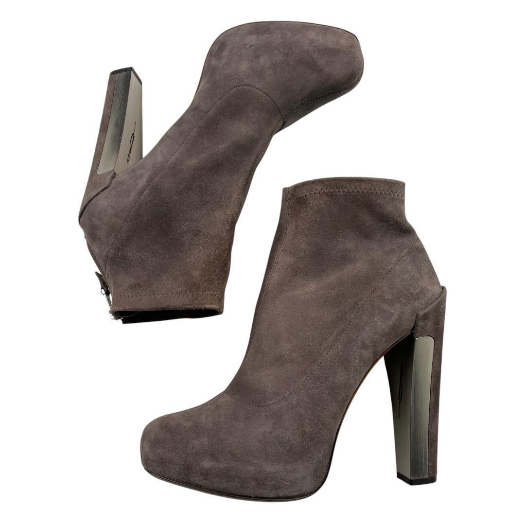 Bota Corta  SIN MARCA  Gris Talle 40