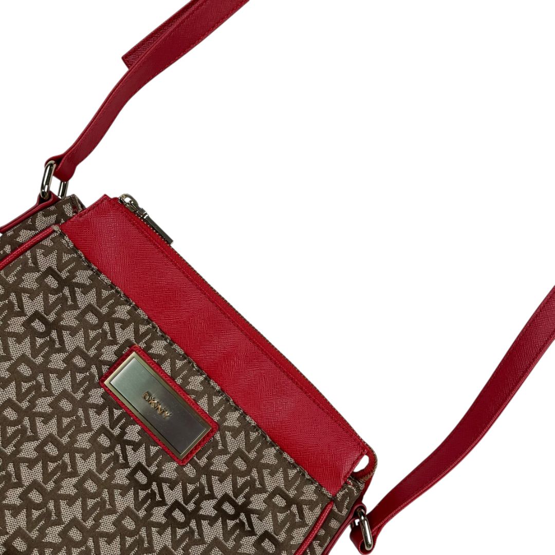 Carpeta  DKNY  Marron Medida 24cm X 20cm