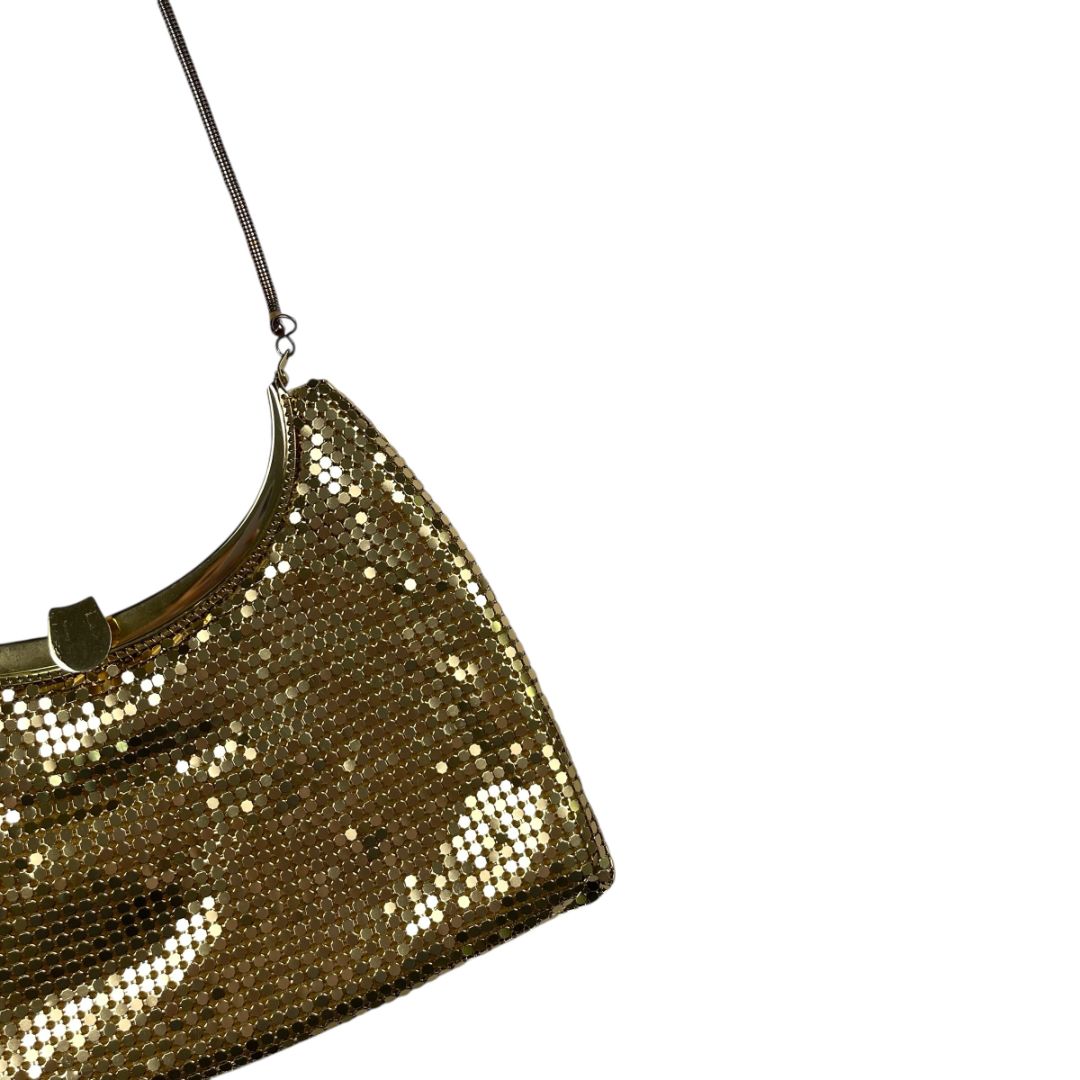 Cartera  SIN MARCA  Dorado Medida 27cm X 13cm