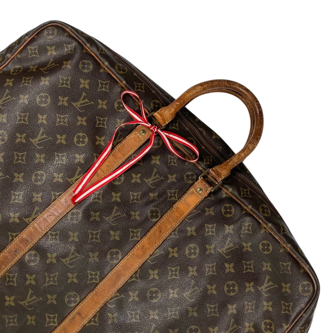 Valija  LOUIS VUITTON  Varios Monograma Medida 59cm X 44cm X 18cm