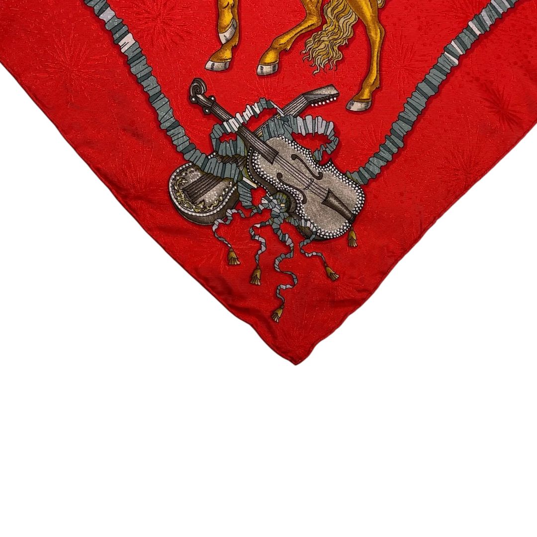 Pañuelo  HERMES  Rojo Medida 88cm X 88cm