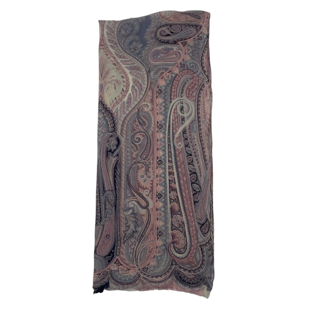 Pañuelo  ETRO  Varios  Estampado Medida 140cm X 60cm