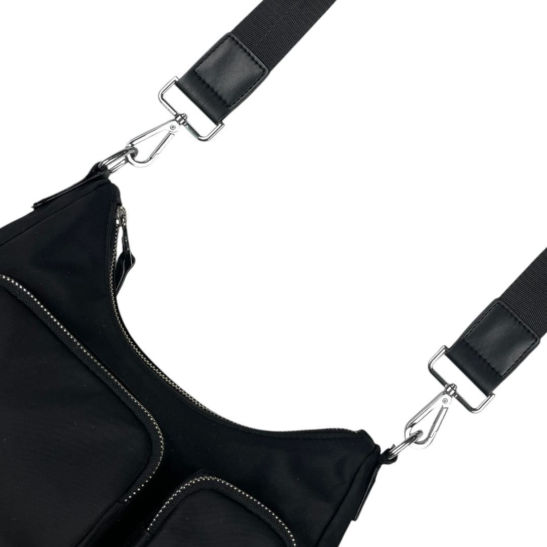 Cartera  JAZMIN CHEBAR  Negro Medida 27cm X 15cm