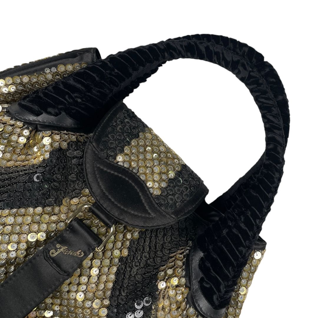 Cartera  FENDI  Varios Negro y Dorado Medida 30cm X 20cm