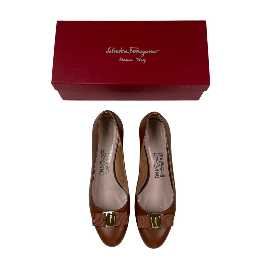 Zapato Taco Bajo  FERRAGAMO  Marron Talle 8,5