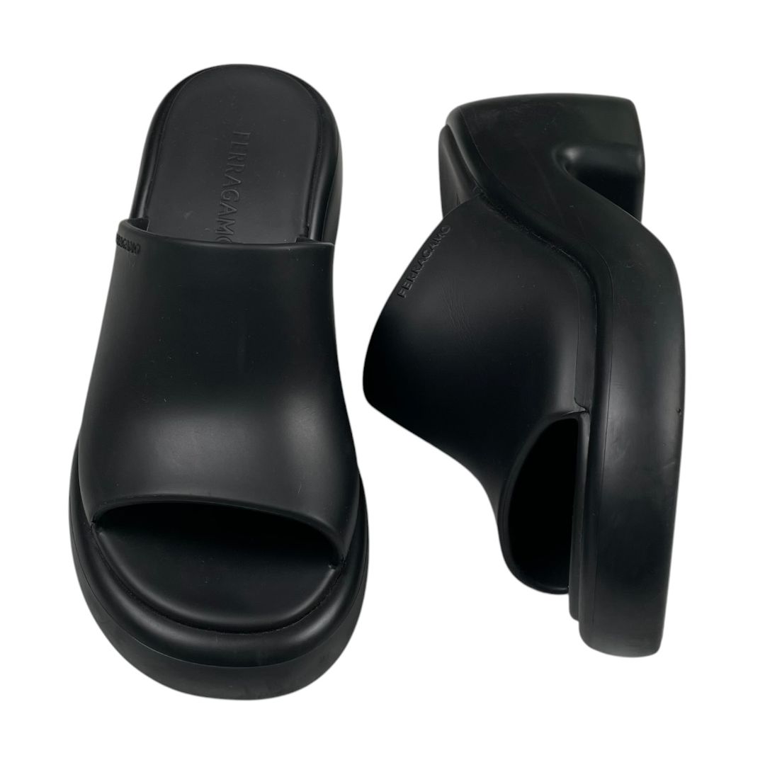 FERRAGAMO Suecos Negro Talle 39