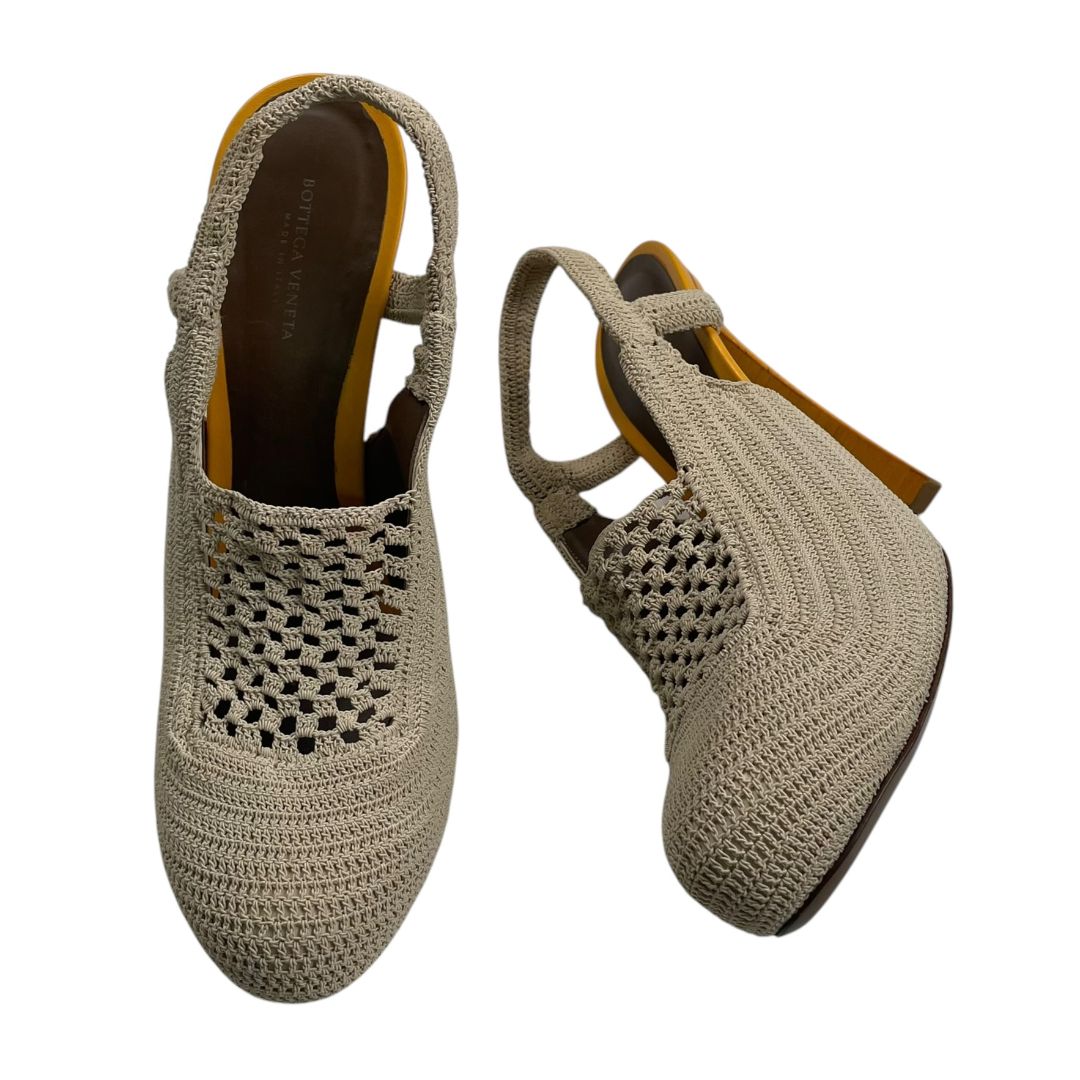 BOTTEGA VENETA Zapatos Beige Talle 39