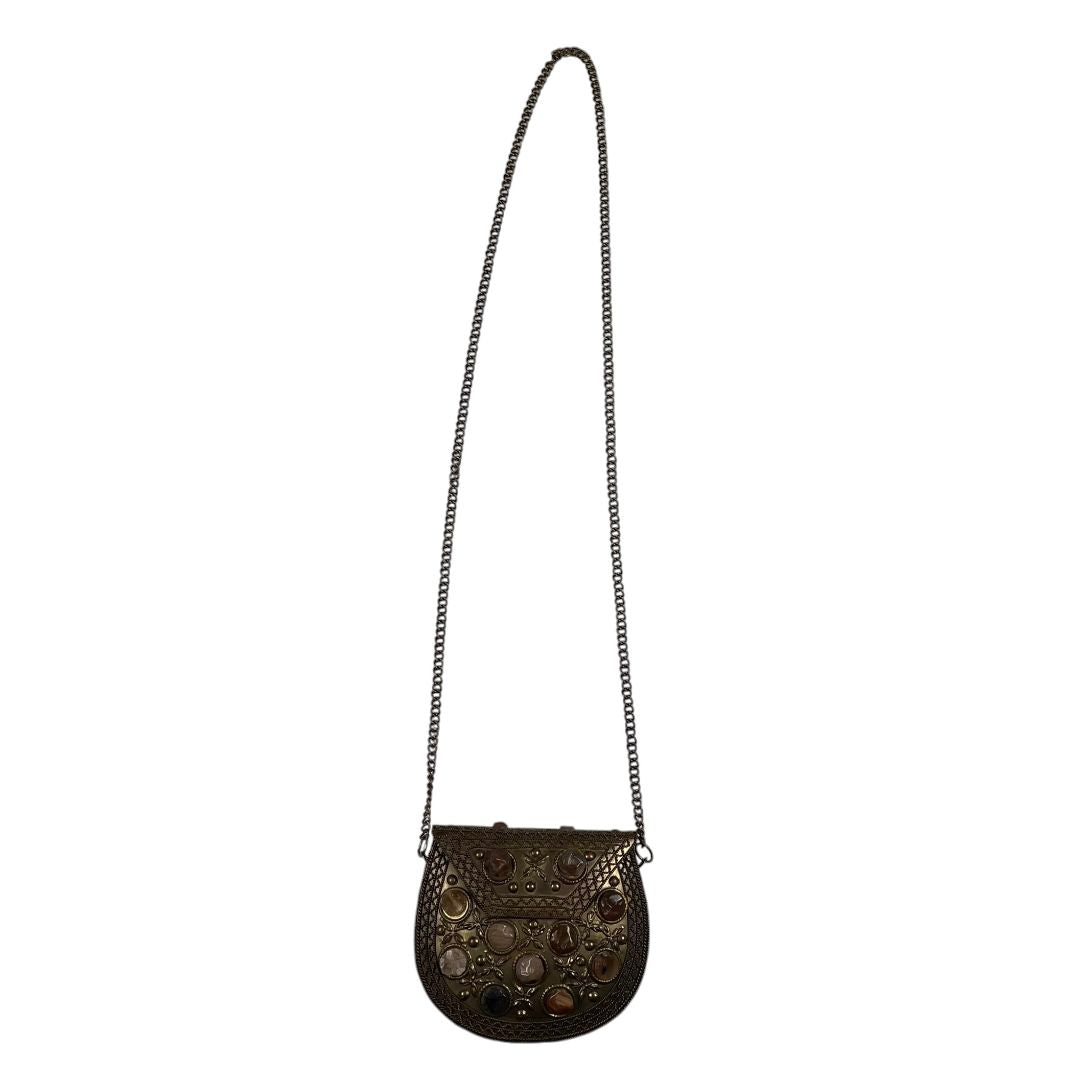 B.H. Cartera Dorado Medida 14cm X 12cm