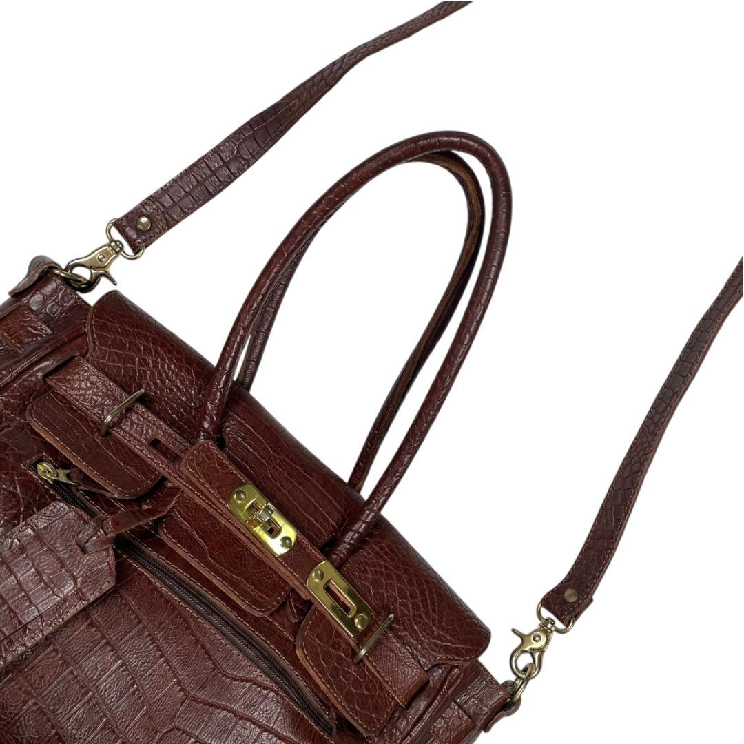 LAS TRES O Cartera Marron Medida 35cm X 23cm