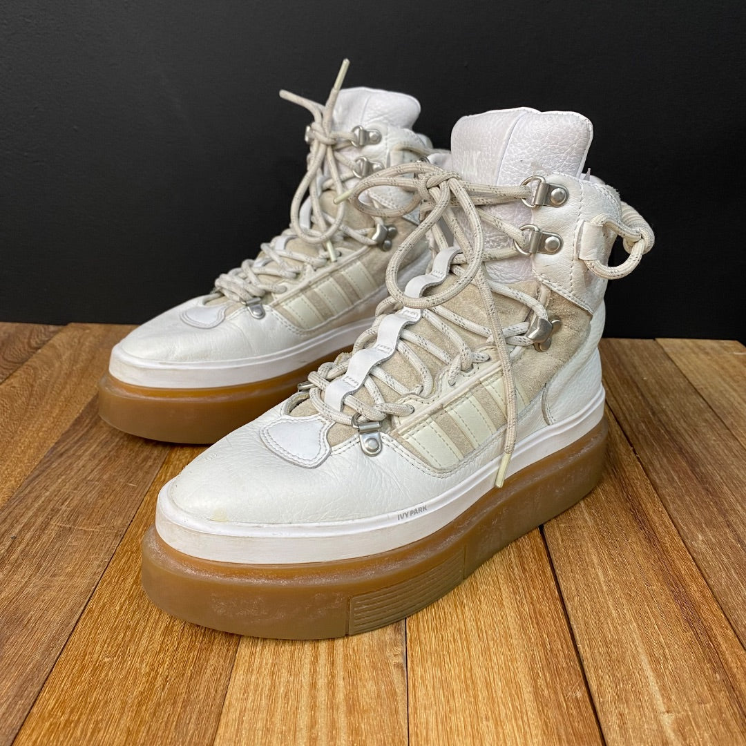 Botas  ADIDAS  Blanco Talle 36