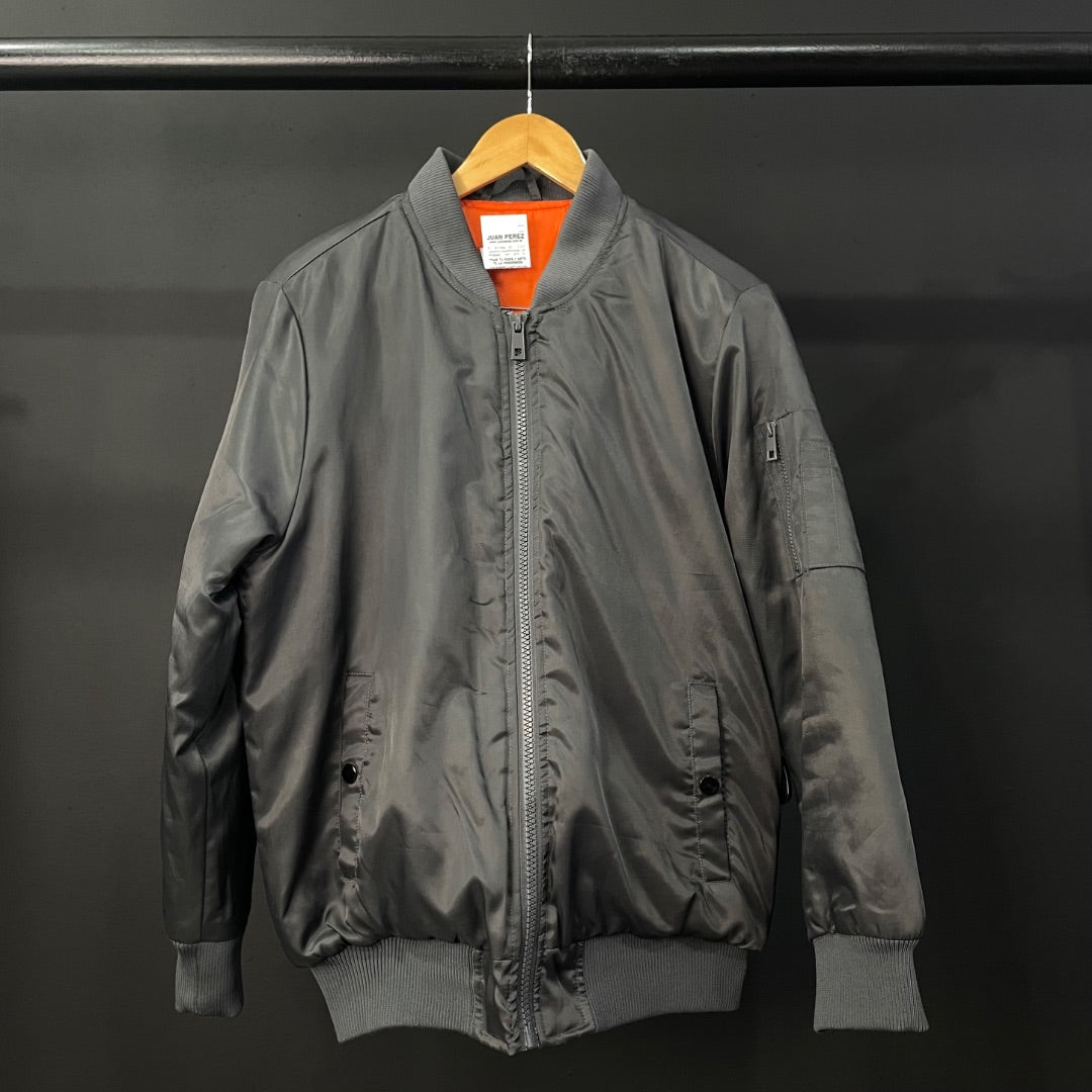 SIN MARCA  Campera  Gris  Talle S