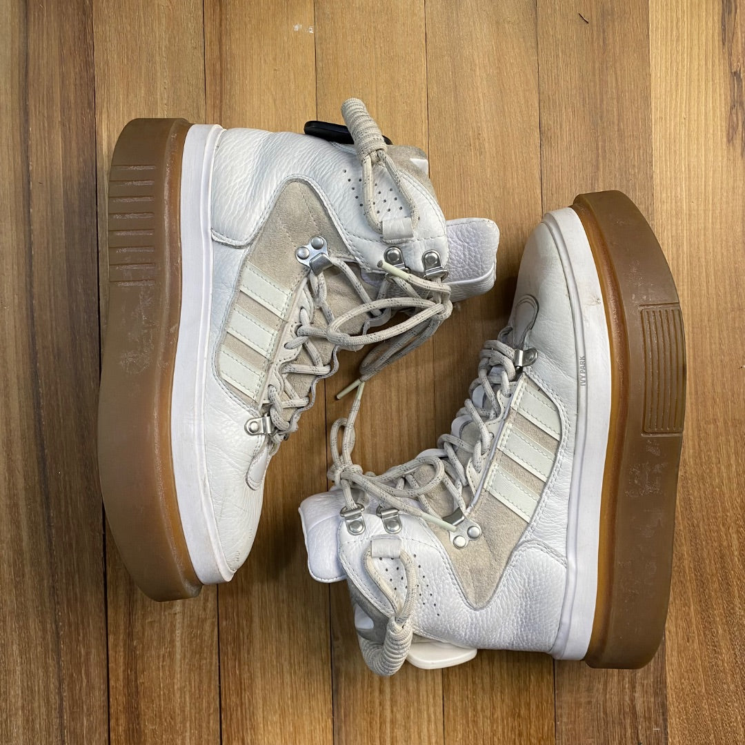 Botas  ADIDAS  Blanco Talle 36