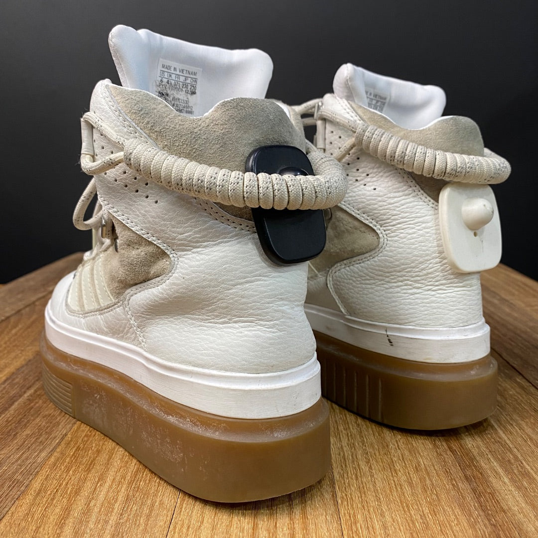 Botas  ADIDAS  Blanco Talle 36
