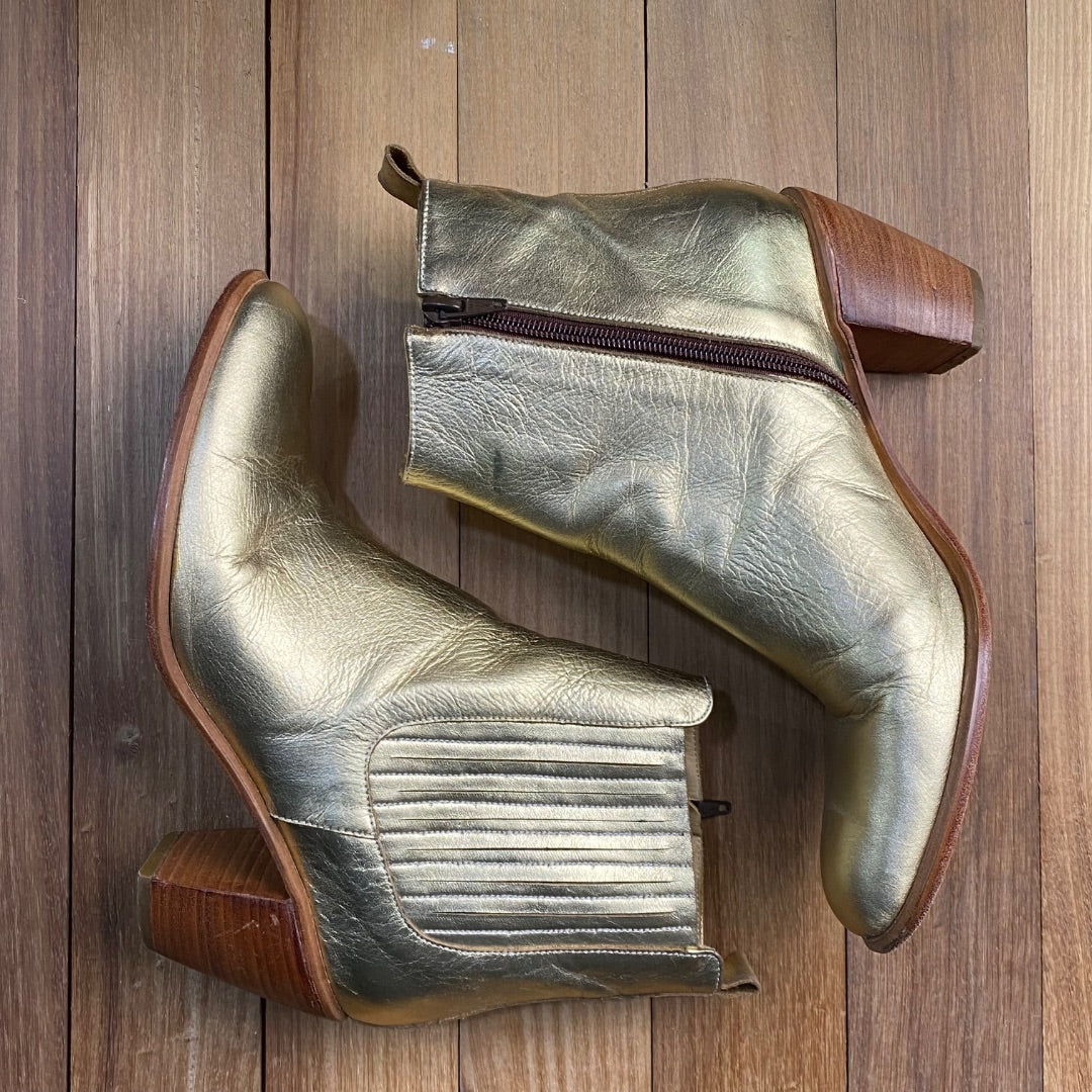 Bota Corta  AY NOT DEAD  Dorado Talle 39