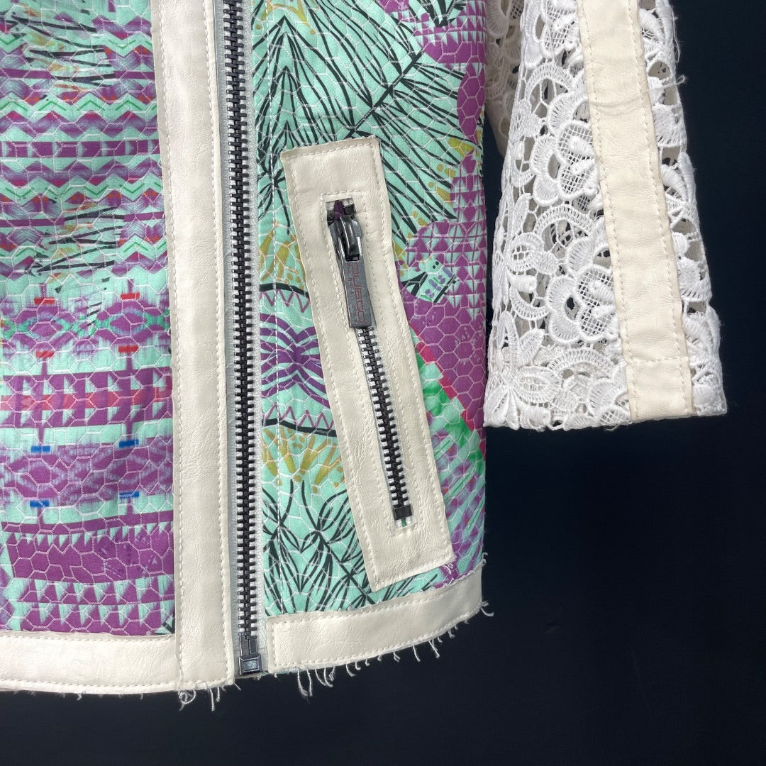 CUSTO  Campera  Varios  Estampado  Talle 1