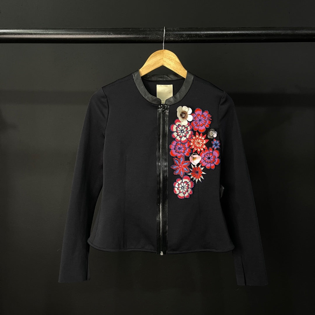 JAZMIN CHEBAR Campera Negro Talle M