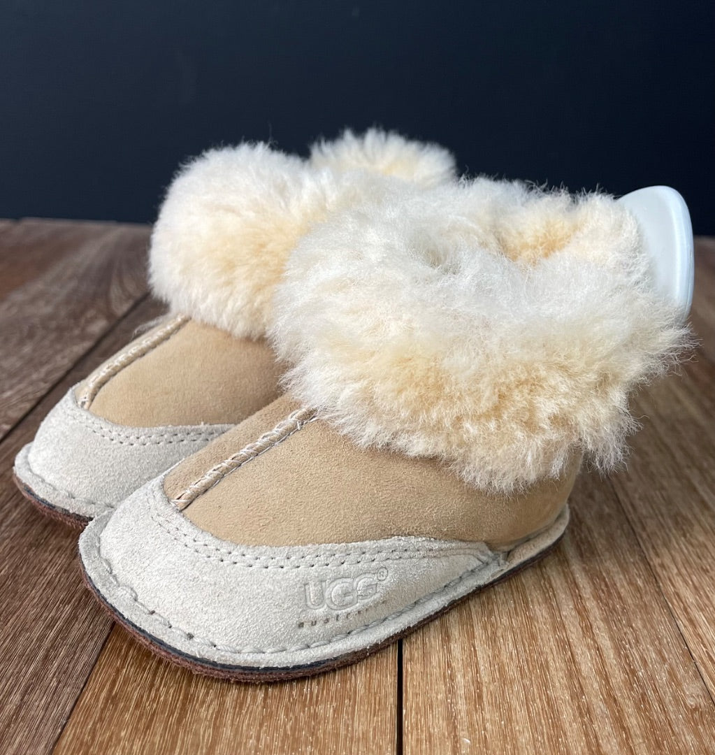 UGGS  Botas  Beige  Talle 25