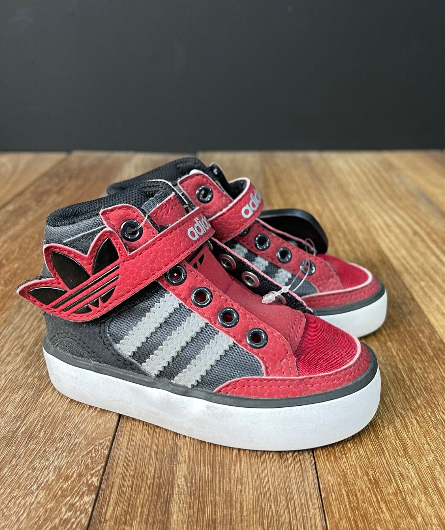 ADIDAS  Zapatillas  Varios Rojo Y Negro  Talle 4