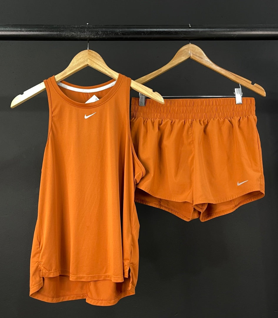 NIKE  Conjunto X2  Naranja  Talle M