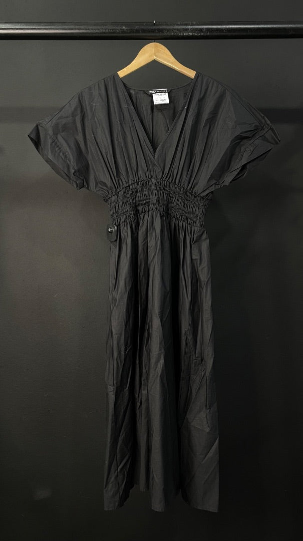 ZARA Vestido Manga Corta Negro Talle M