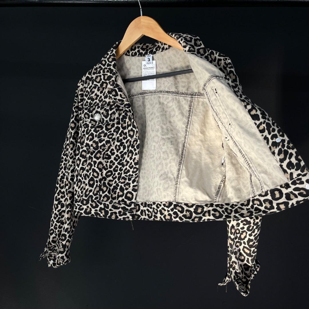 SIN MARCA Campera Varios  Animal Print Talle 3