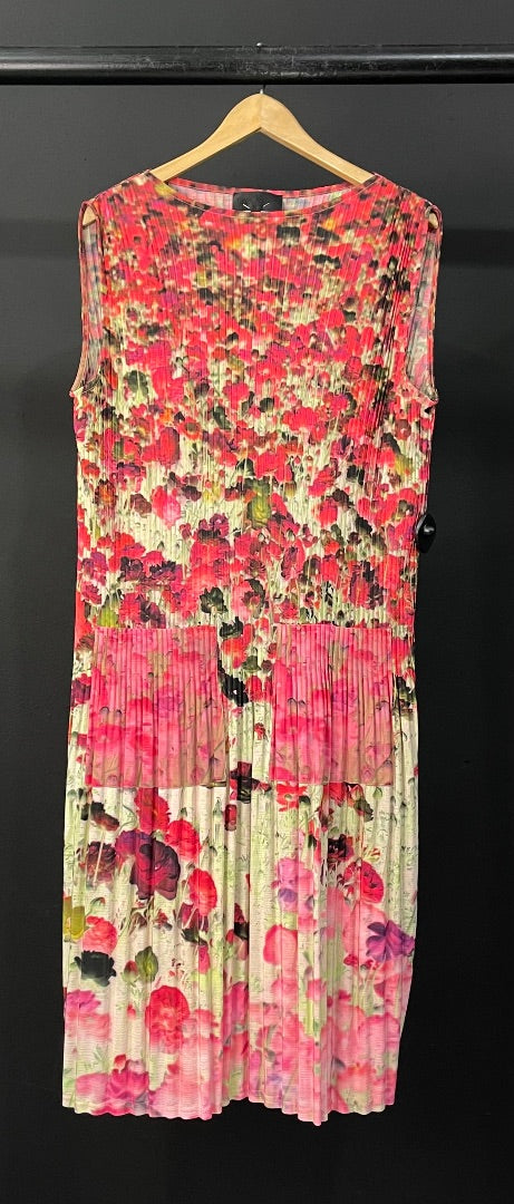 NO. 6 STORE Vestido Sin Manga Varios  Estampado Talle XL